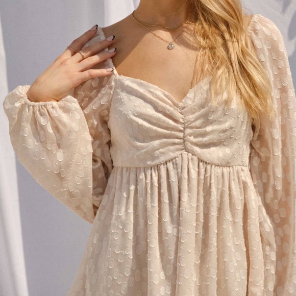 NWT Cream Long Sleeve Criss Cross Back Dress - Picture 4 of 8